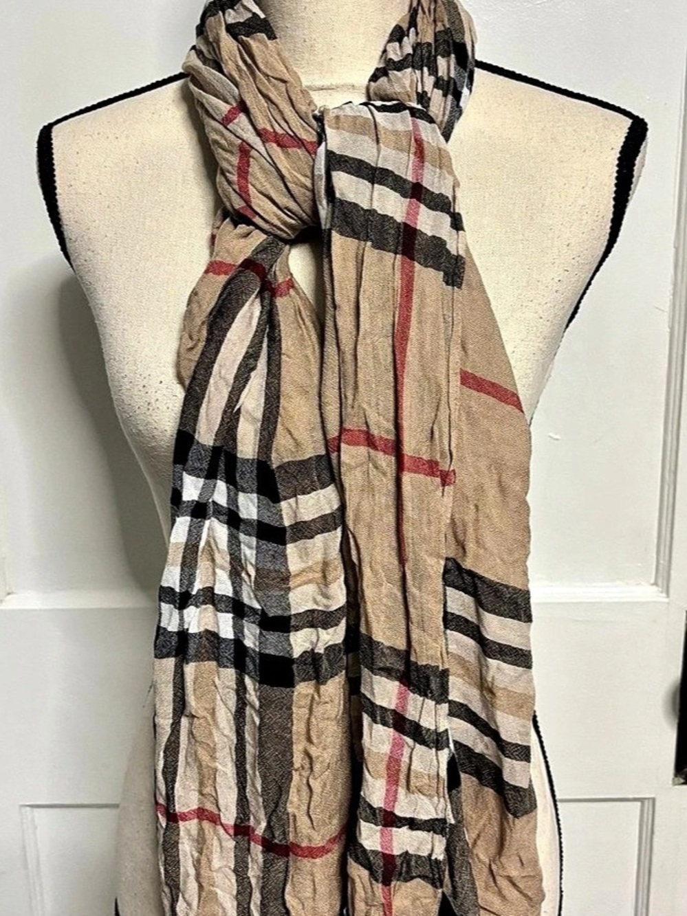 V Fraas The Original Fraas Plaid Scarf in tan & Black & red